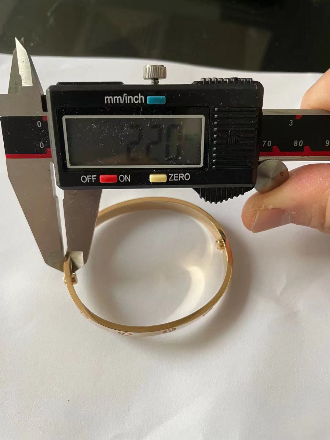 KDYB6067517客版螺丝手镯