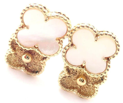 VCA15675392 13X22MM middle light bead superimposed four-leaf clover ear racket