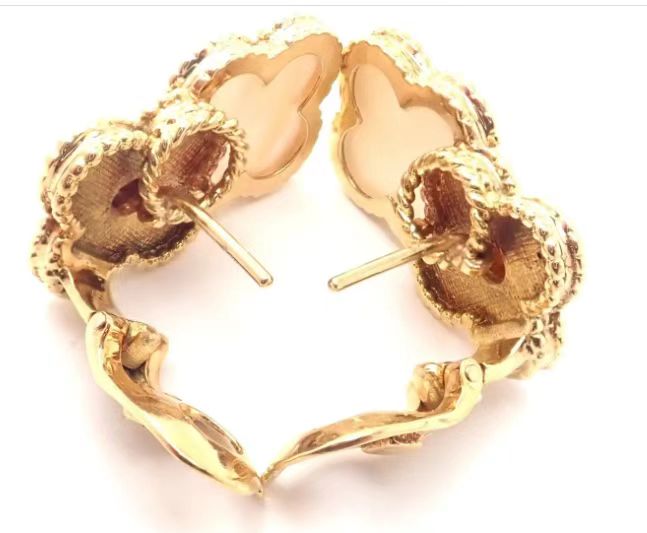 VCA15675392 13X22MM middle light bead superimposed four-leaf clover ear racket