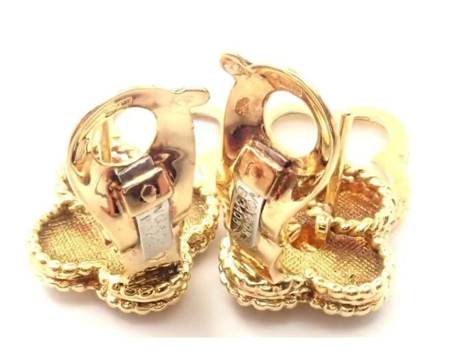 VCA15675392 13X22MM middle light bead superimposed four-leaf clover ear racket