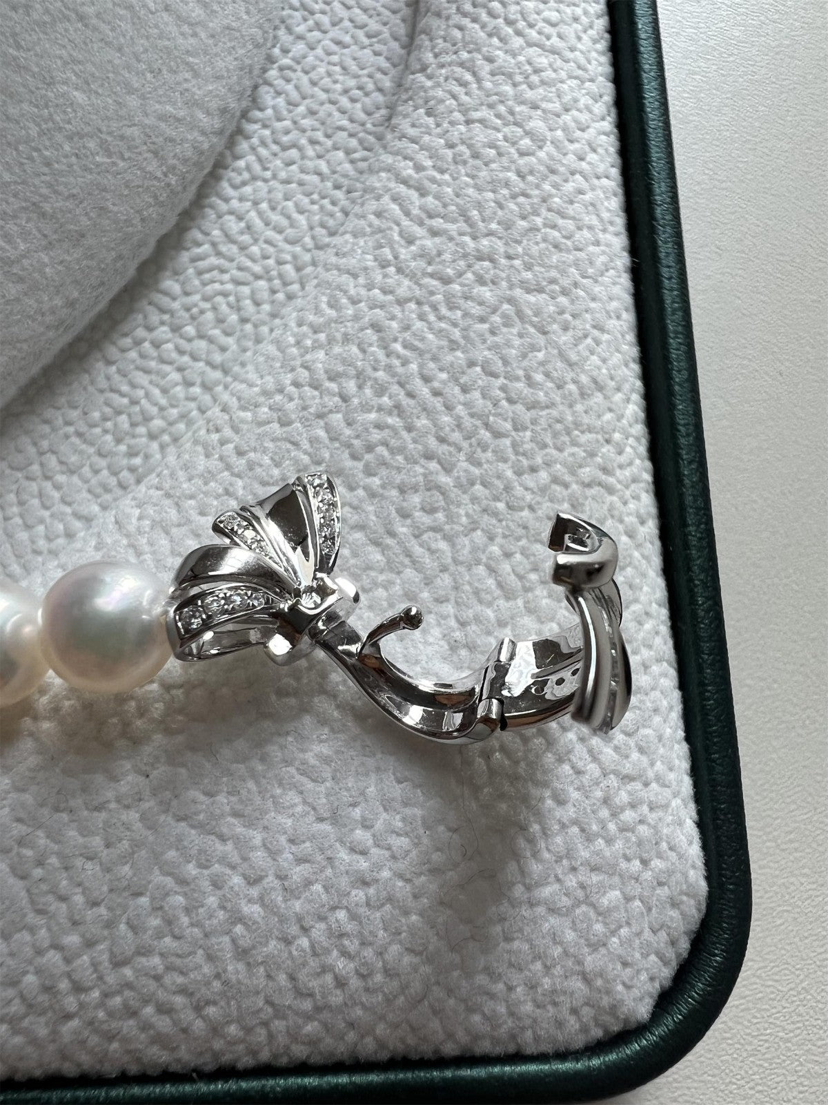 YMB-WD01590GU珍珠蝴蝶结项链