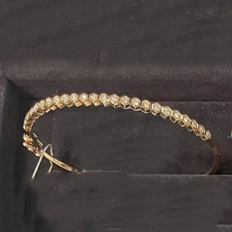SM-836564 Honeycomb half diamond thin edge bracelet