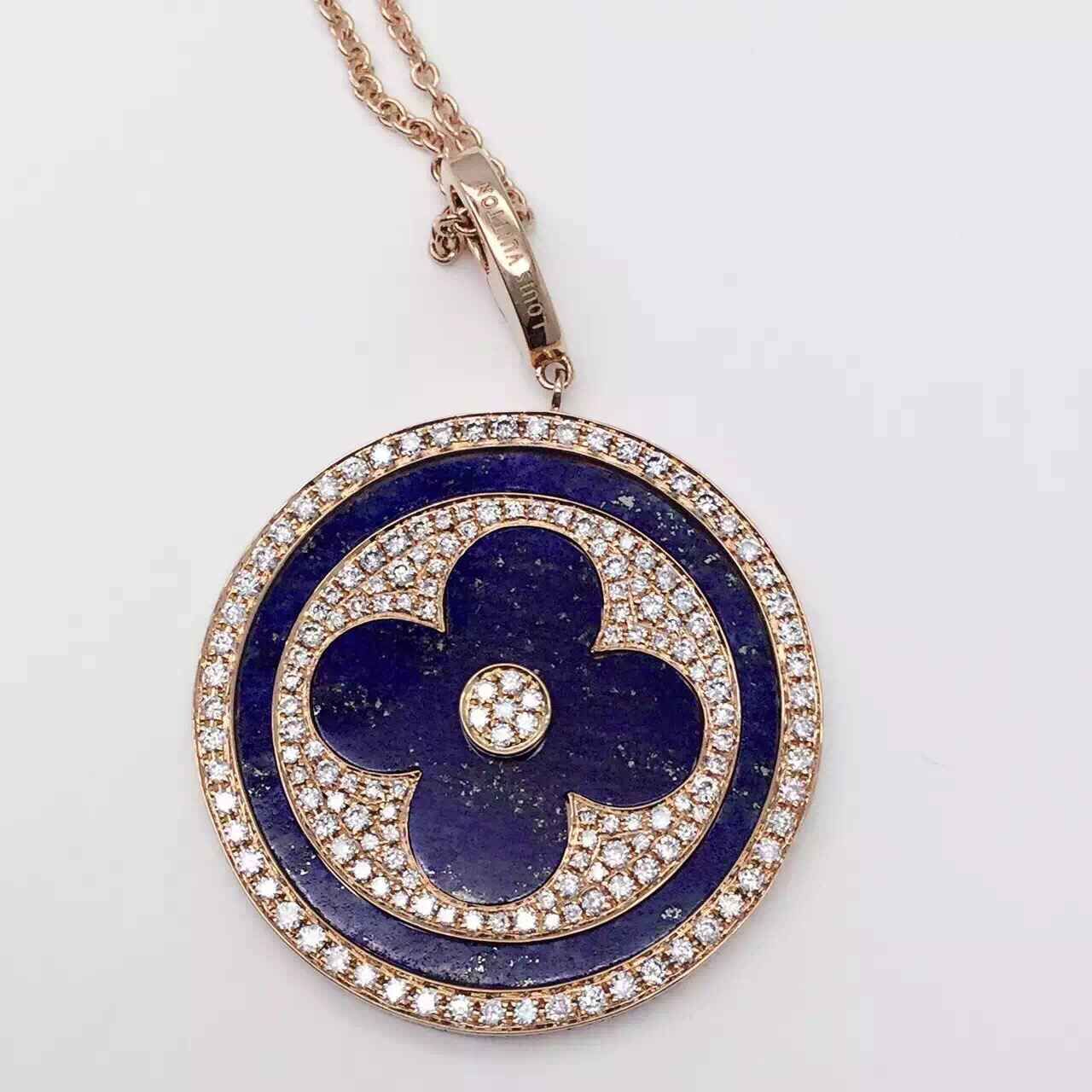 LV-Q12611 Plum Blossom Flying Standard Disc Four-leaf Clover Pendant
