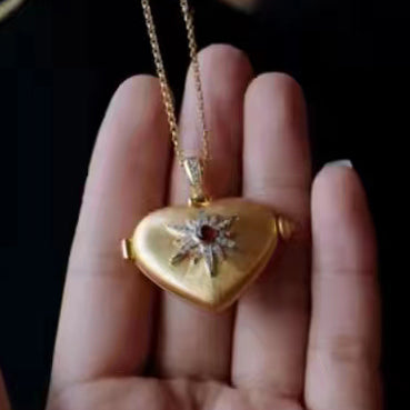 BQLT-PEN873416 Heart Shape Color Separation Photo Box Pendant