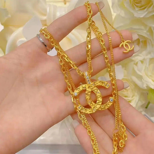 XNE-J99541 24.9mm Letter Double C Pendant