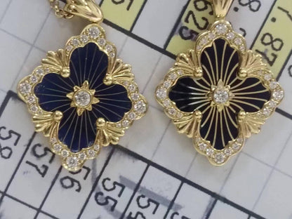 BQLT-PEN185432 enamel version with a middle ribbon set with diamonds on one side and light gold pendant on the other side European style four-leaf clover guest version
