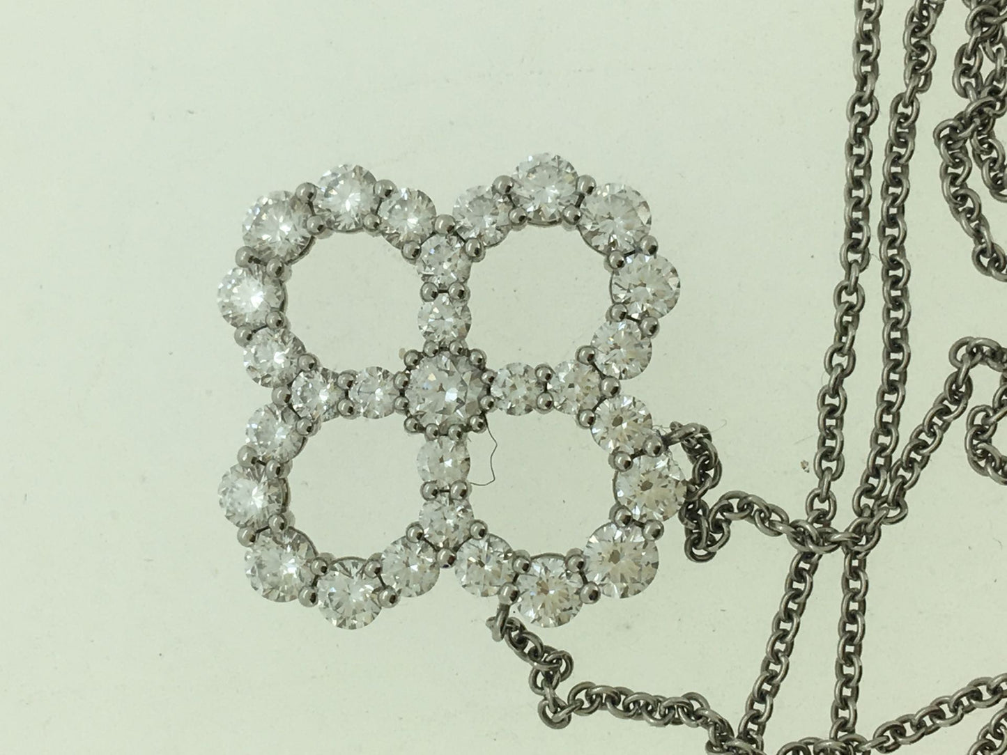 HW-PEDPRDMEL4O surrounding stone hollow four-leaf clover pendant guest version
