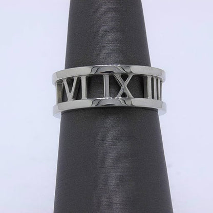 TIF17663986 light gold Roman font hollow ring