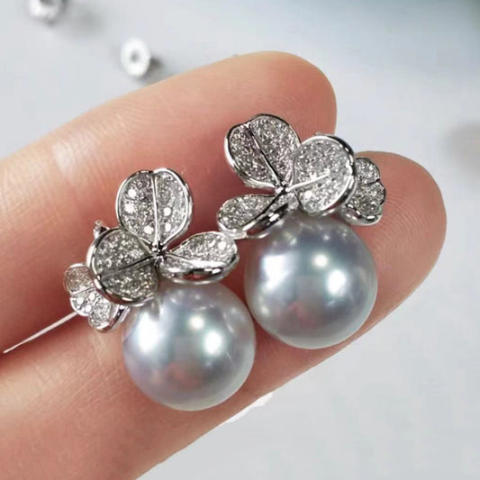 YMB-PE-41812 Pearl 10.5mm Clover Flower Stud Earrings