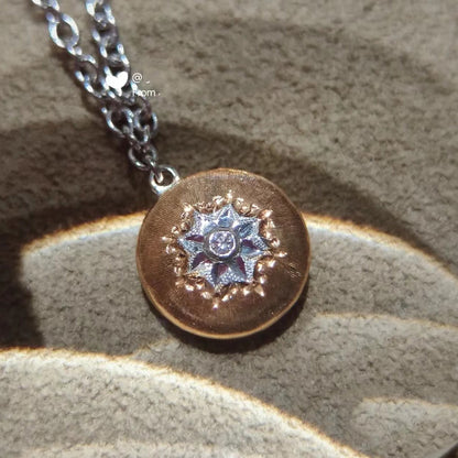 BQLT-PEN015113 light gold surface and flower hollow pendant