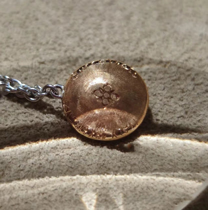 BQLT-PEN015113 light gold surface and flower hollow pendant