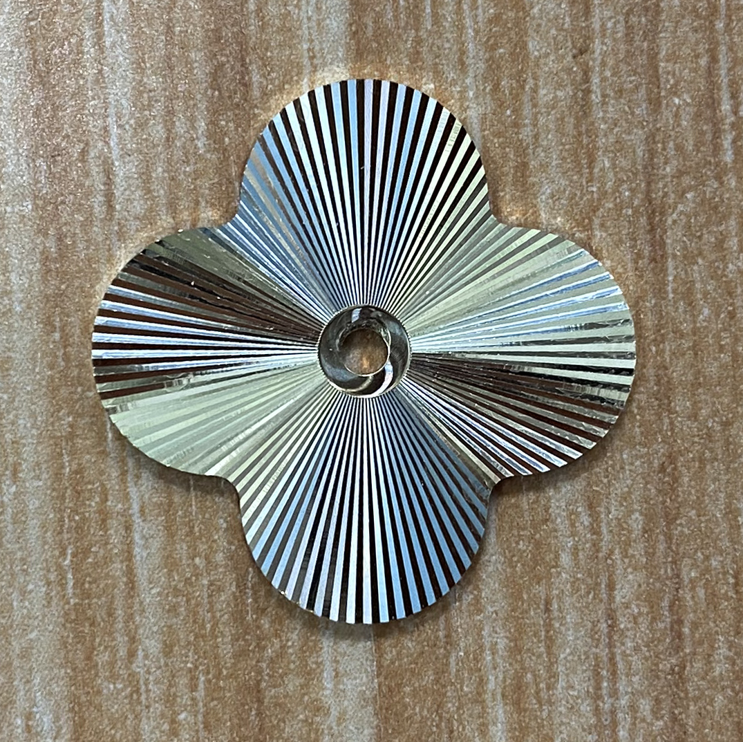 VCAEE564981 26mm客版四叶草耳环