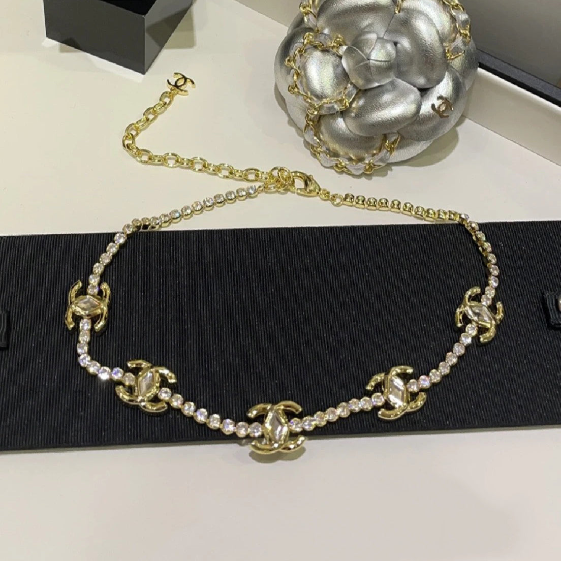 XNE-AB9925 Double C+ Bubble Color Separation Bezel Necklace