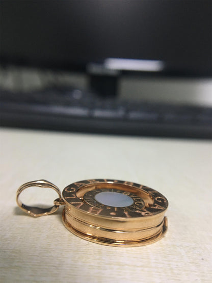 BGL-CL682318 round pendant spring cover round necklace