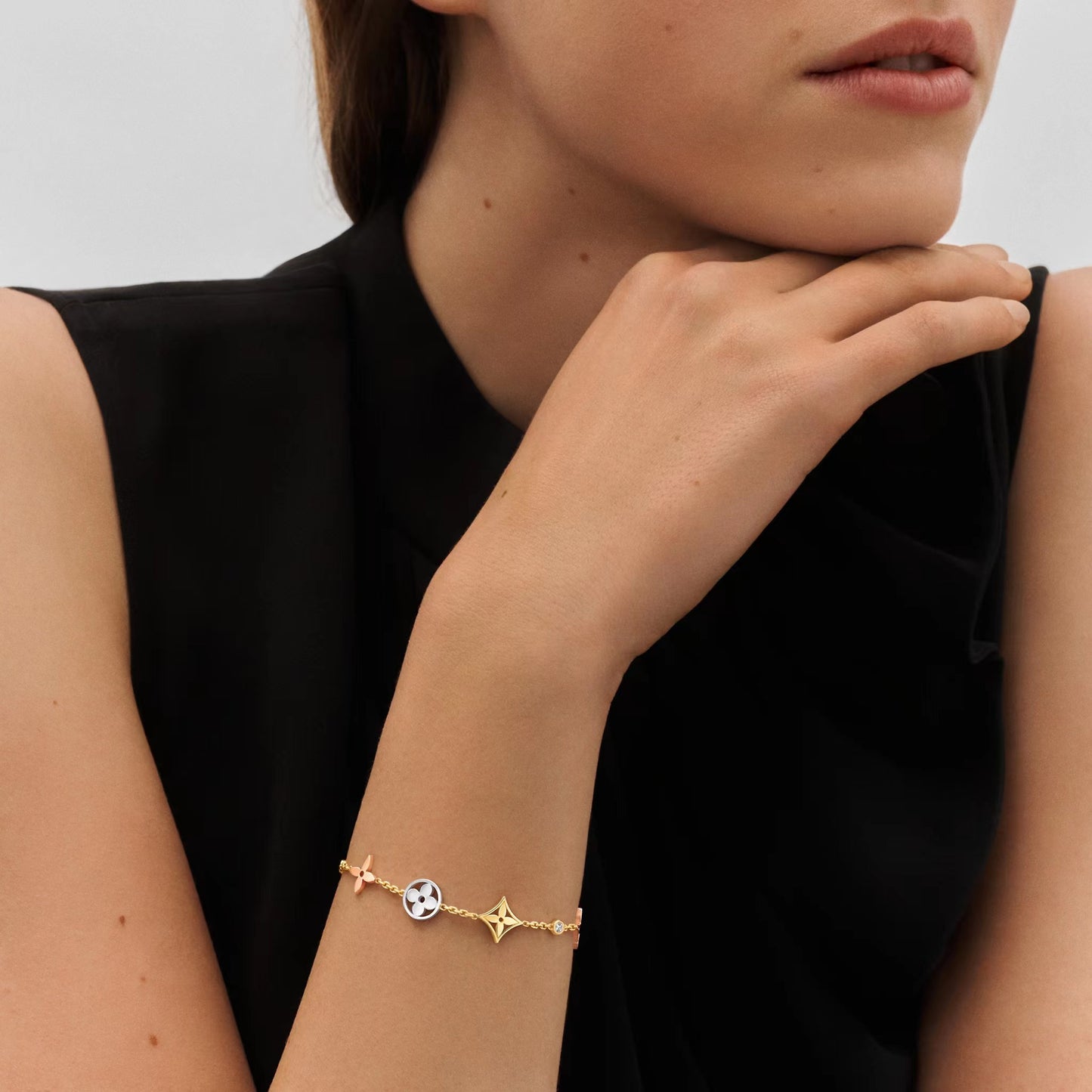 LV-M0925A plum blossom flying mark bracelet 15mm