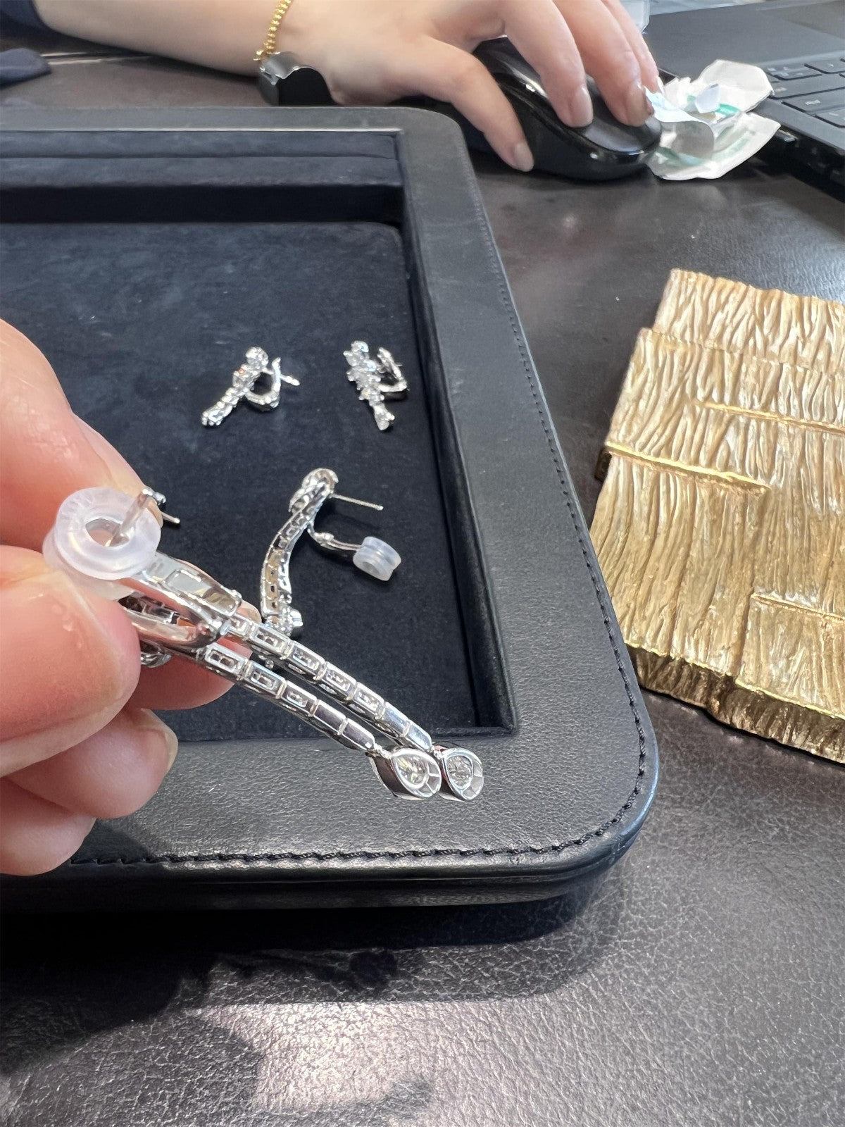 GLF-RGE1400 bow knot stone earrings