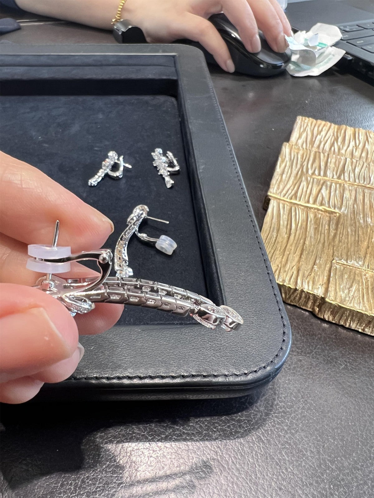 GLF-RGE1400 bow knot stone earrings