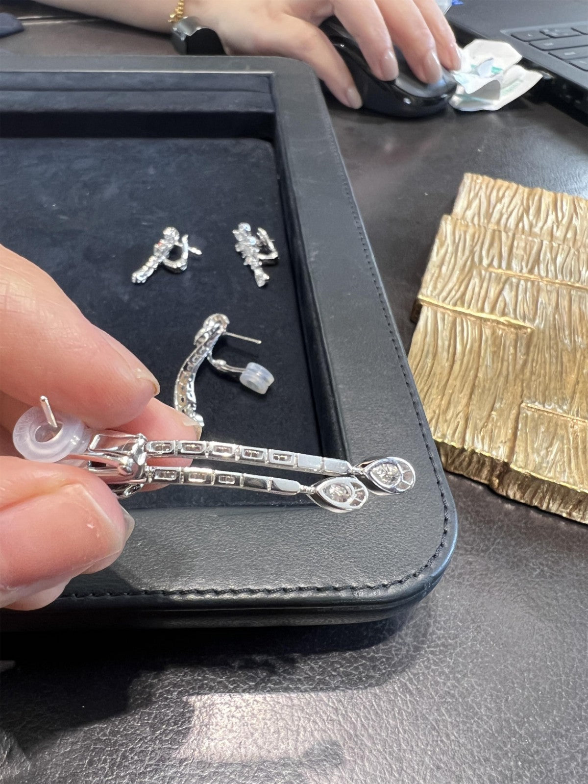 GLF-RGE1400 bow knot stone earrings