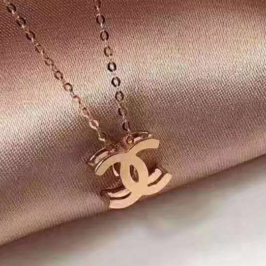 XNE-485477 15MM flat double C sandwich pendant