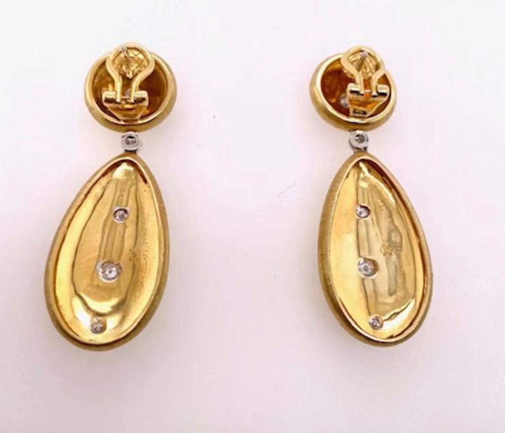 BQLT-ES32047172 round body light gold surface plus flower earrings