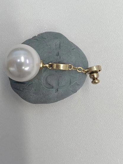 DIOR-4158412 客版CD光金字母双珍珠耳钉 大珍珠14mm