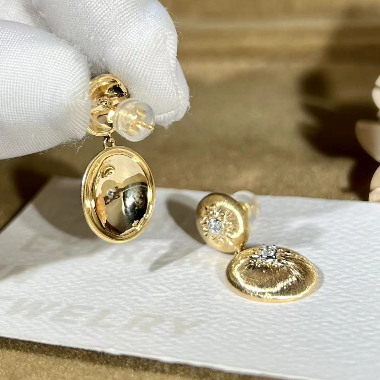 BQLT-EAR91008 round body light gold surface and flower earrings