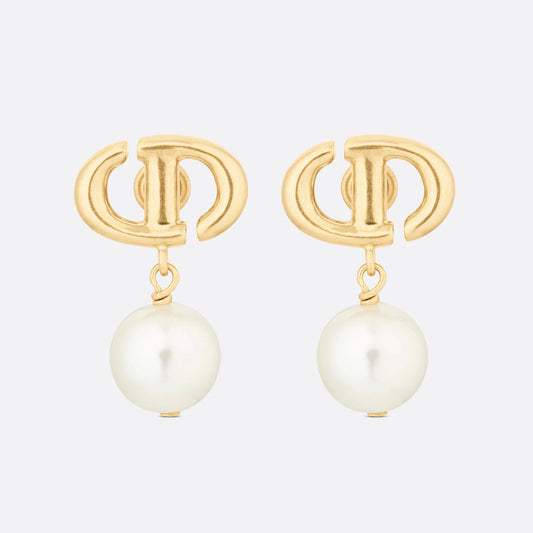DA-E1850CDNRS Letter CD Stud Earrings 8.5mm Pearl