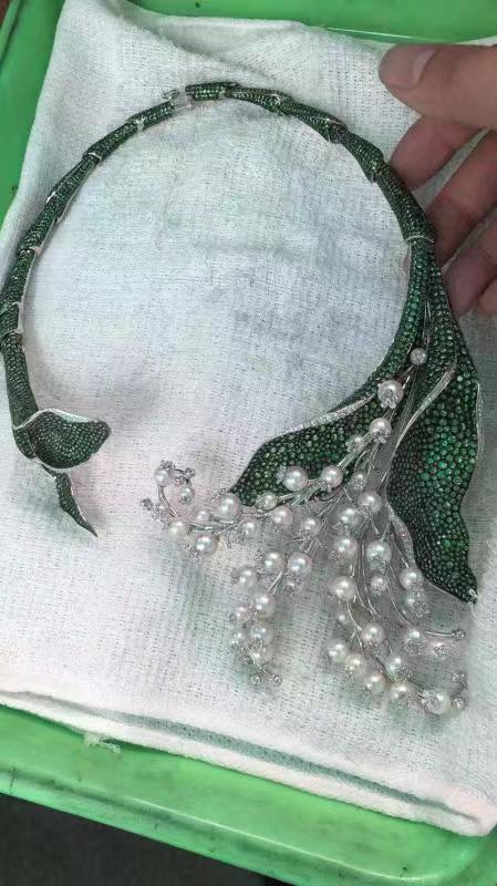 DA-JBAG99381珍珠叶花草满钻项链