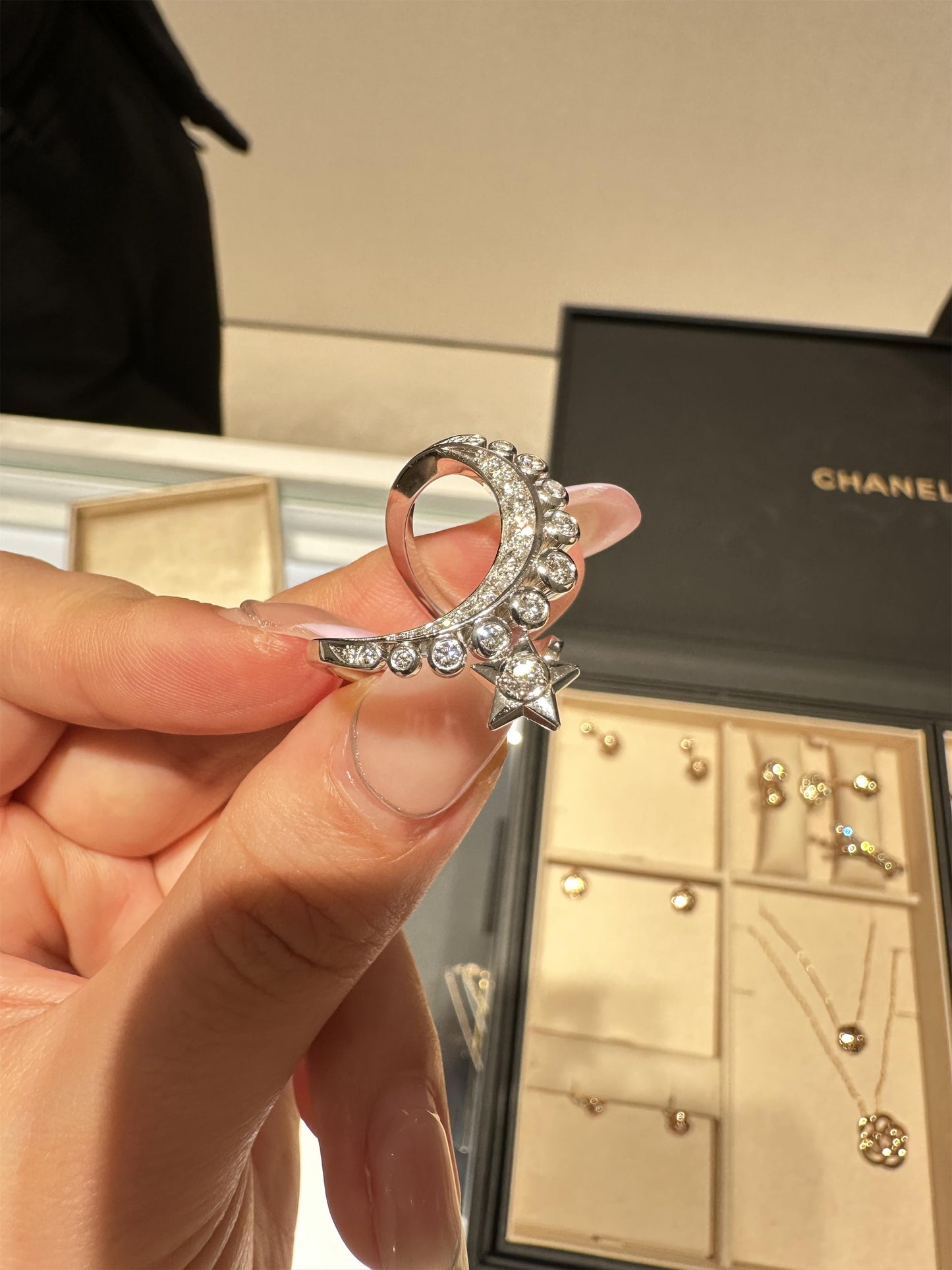 XNE-J12208 Diamond-Pentagram Moon Ring