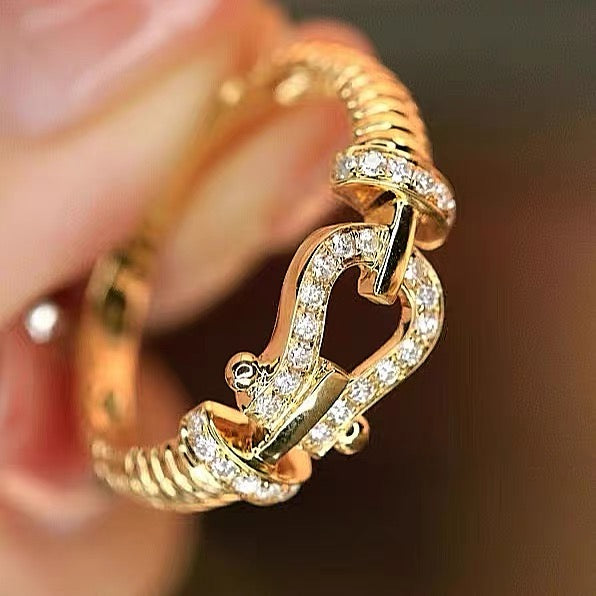 FLD-578231 Horseshoe twist straight arm ring