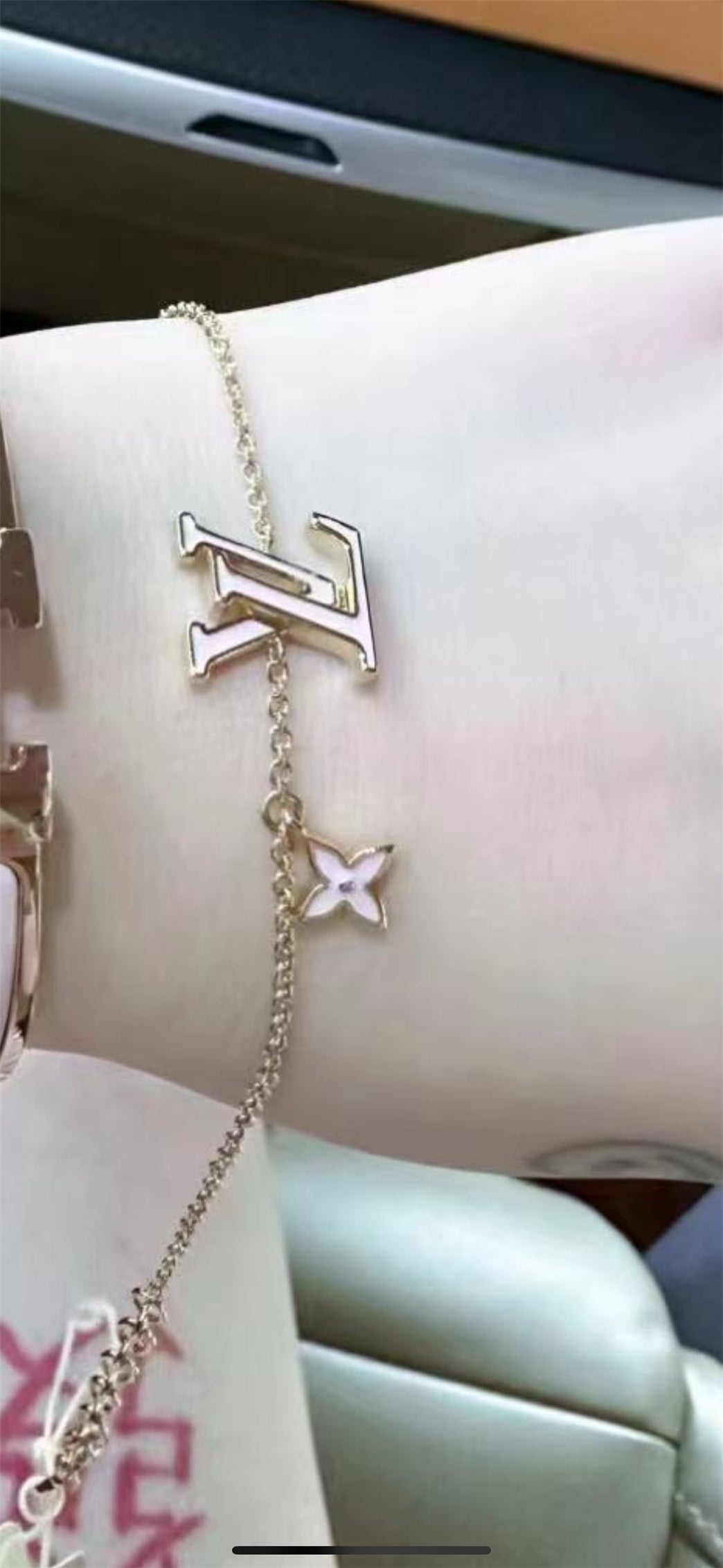 LV-M1008A letters LVLOGO enamel paint bracelet