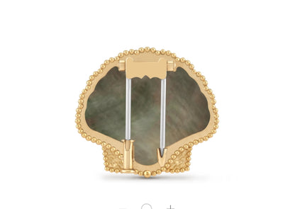 VCARP9XR00 Beaded Scallop Agate Brooch