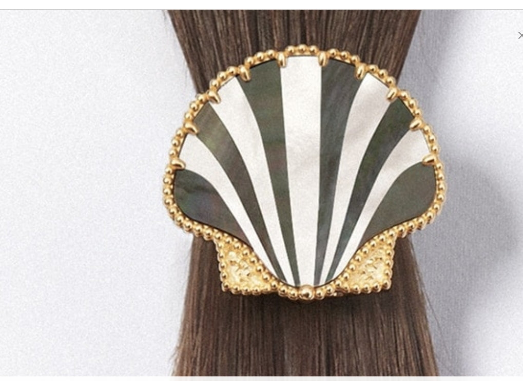 VCARP9XR00 Beaded Scallop Agate Brooch