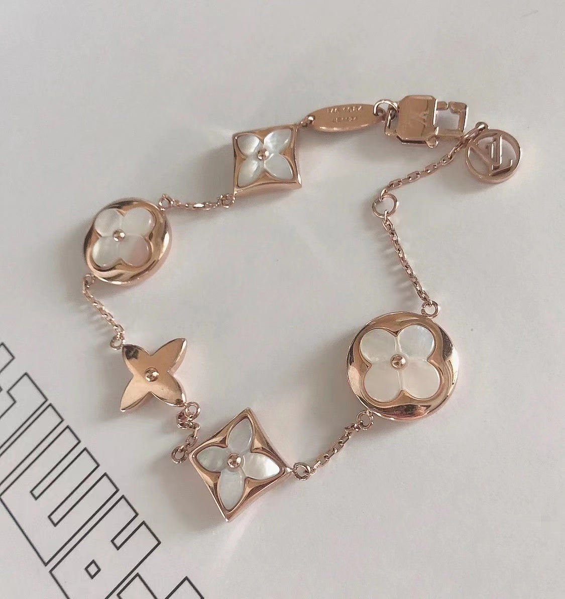 LV-Q13364 plum blossom dart combination five-flower bracelet