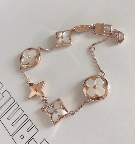 LV-Q13364 plum blossom dart combination five-flower bracelet