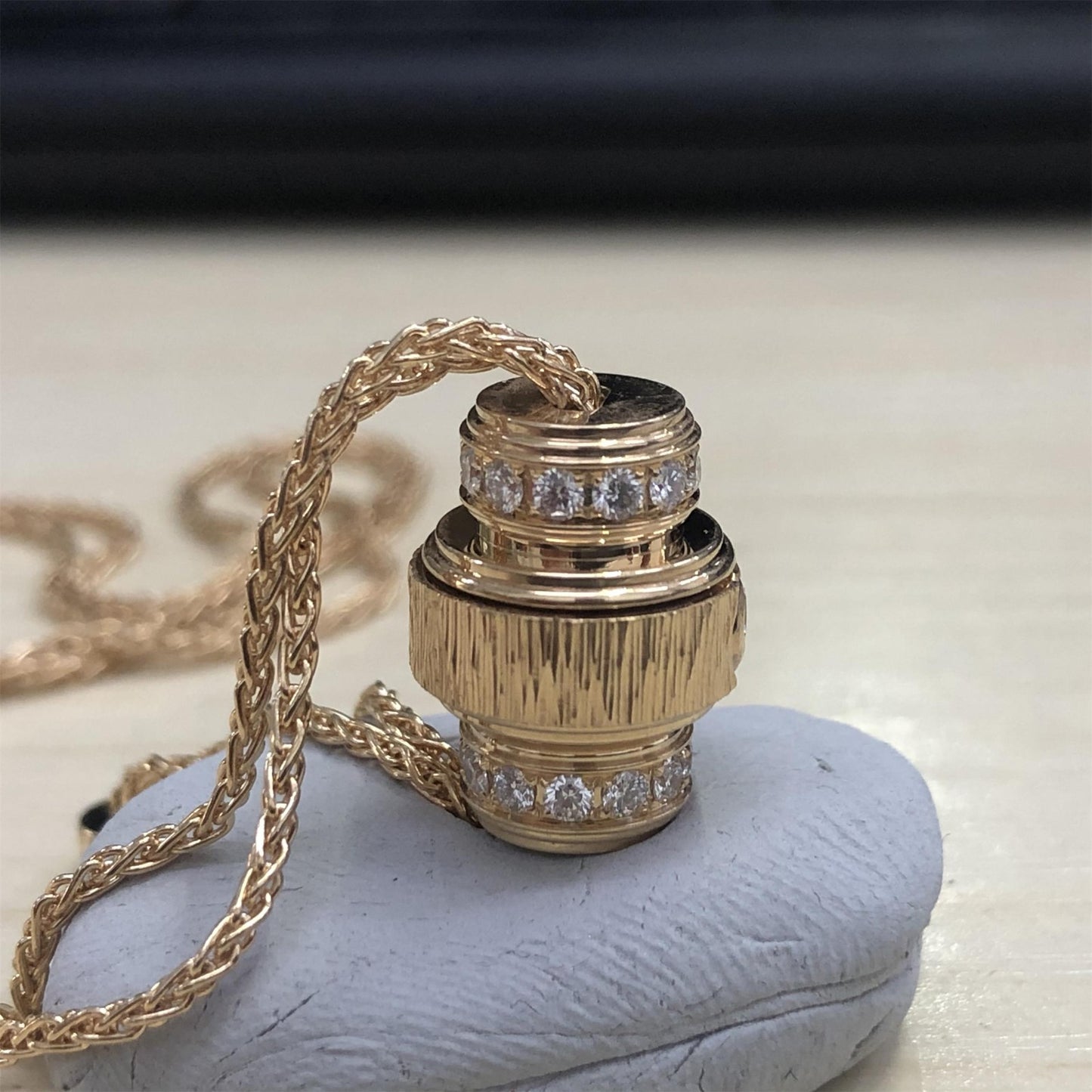 BJ-G33PJ100 Time Come and Run Necklace Guest Version