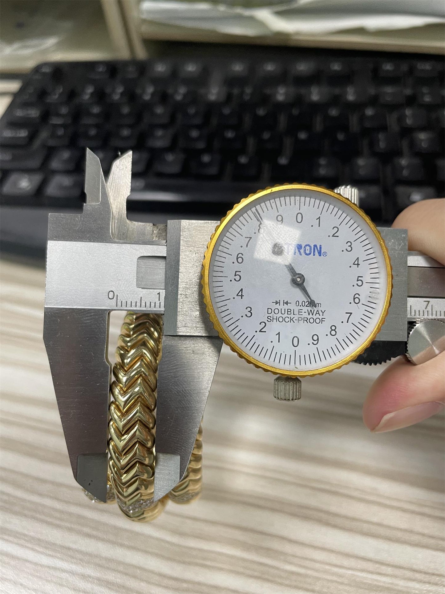 BGL-954568编织纹蛇身卷身手镯客版