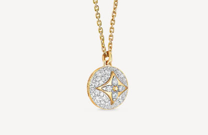 LV-Q93795 11.5mm wide small dart plum four-leaf clover pendant with diamonds