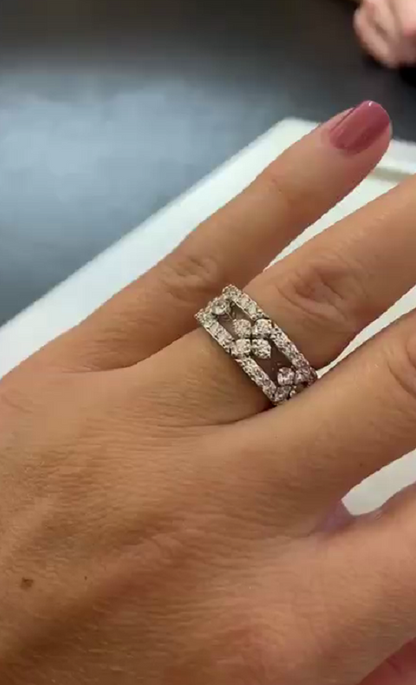 LBT-8883249AW65X梅花形钻石爱情戒指53#