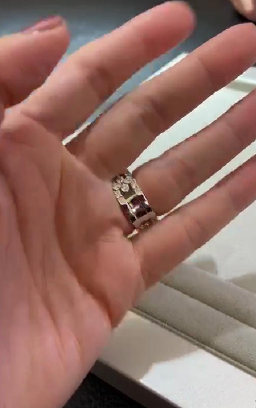 LBT-8883249AW65X梅花形钻石爱情戒指53#