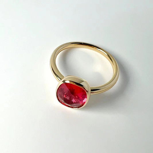BMLD-PAB11056 bezel-set cushion-shaped colored gemstone candy stone medium light gold wire arm ring