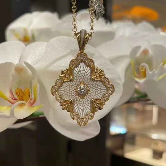 BQLT-PEN022524 20mm wide middle ribbon with diamonds on one side and bright gold European style four-leaf clover pendant
