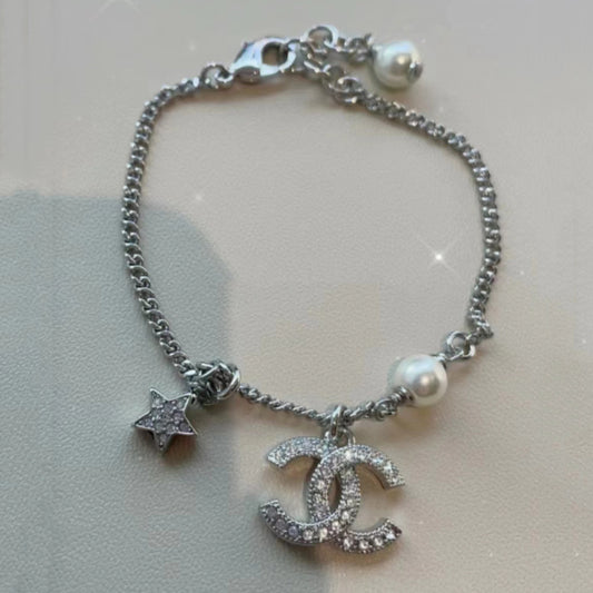 XNE-AB55676 Letter Double C Star Pearl Bracelet