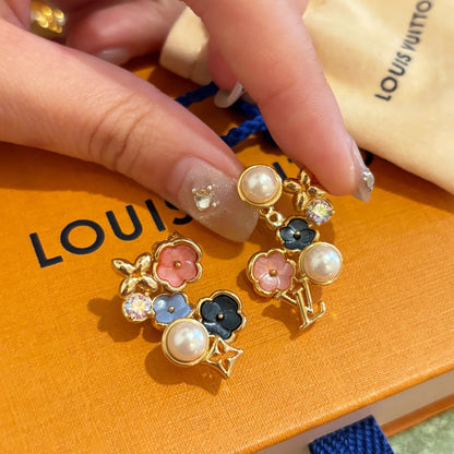 LV-M01642梅花搭ＬＯＧＯ耳环