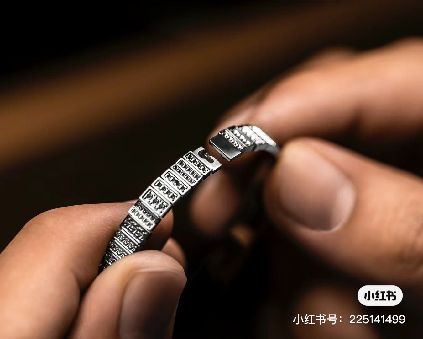 DIOR-JGEM94025满钻长方条拼块手镯
