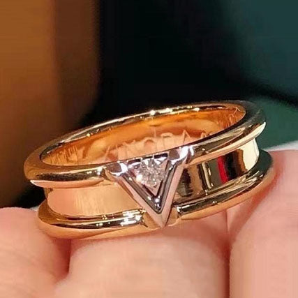 LV-Q647749 6mm wide letter V straight ring