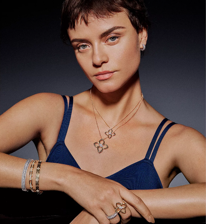 LBT-8883409AJ17X宽35mm四叶梅花镶钻分色双S飞标吊坠