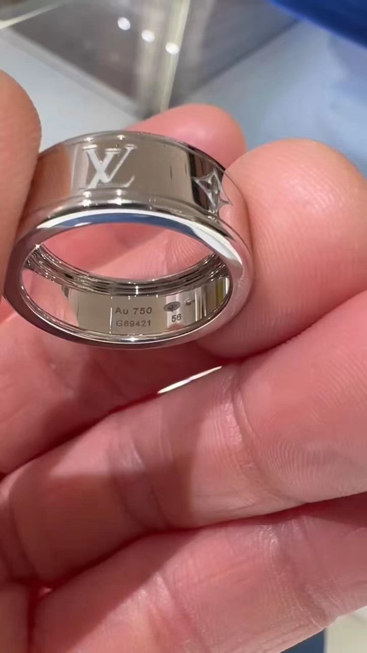 LV-Q0H43M宽9.8mm字母LV花纹混身条戒指